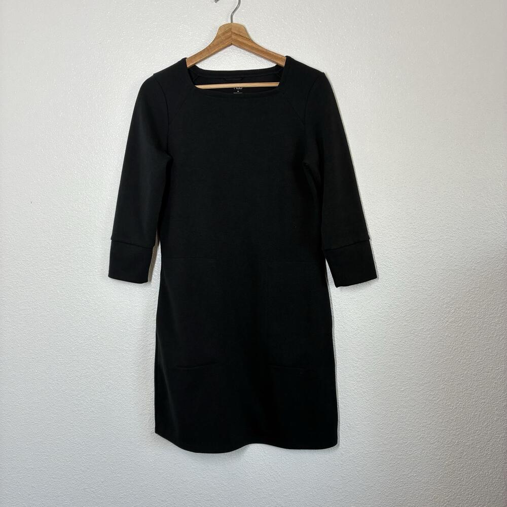 Nau Dress Womens XS Black Knit Shift 3/4 Sleeve Boat Neck Pockets Knee Length